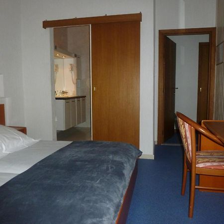 Hotel 'T Hert Genk Zewnętrze zdjęcie