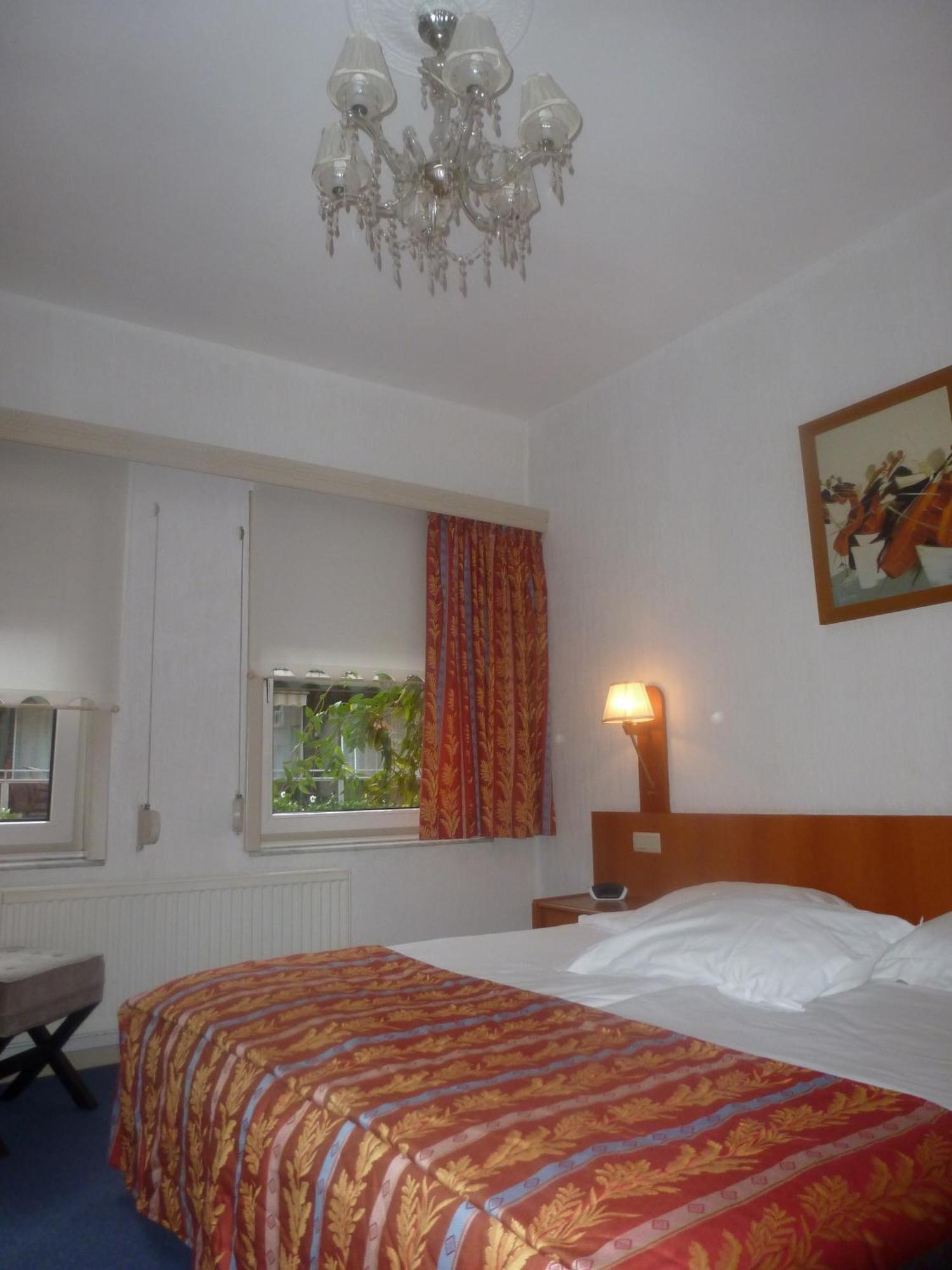 Hotel 'T Hert Genk Zewnętrze zdjęcie